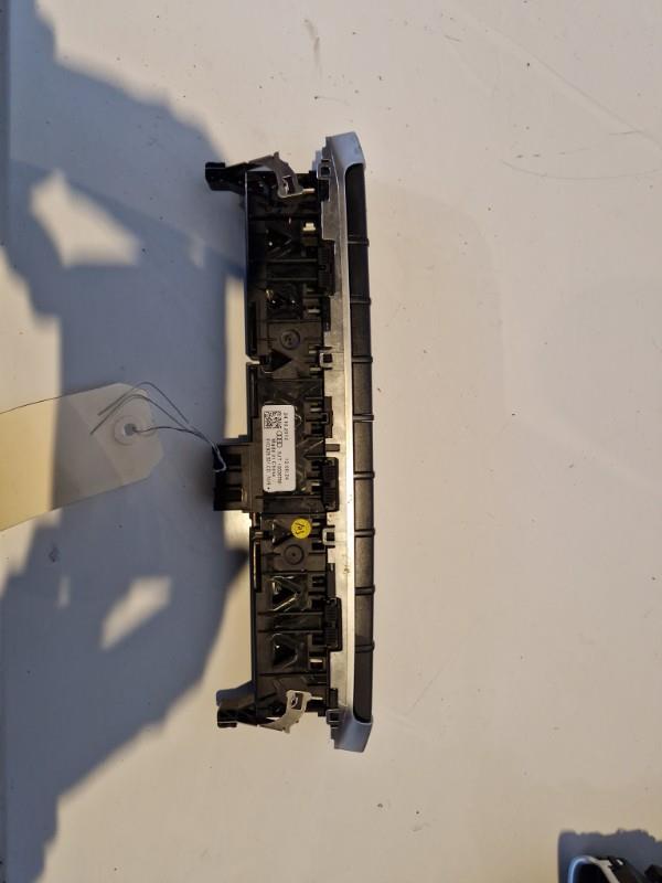 Bouton de warning AUDI A3 3 SPORTBACK PHASE 2  - 1