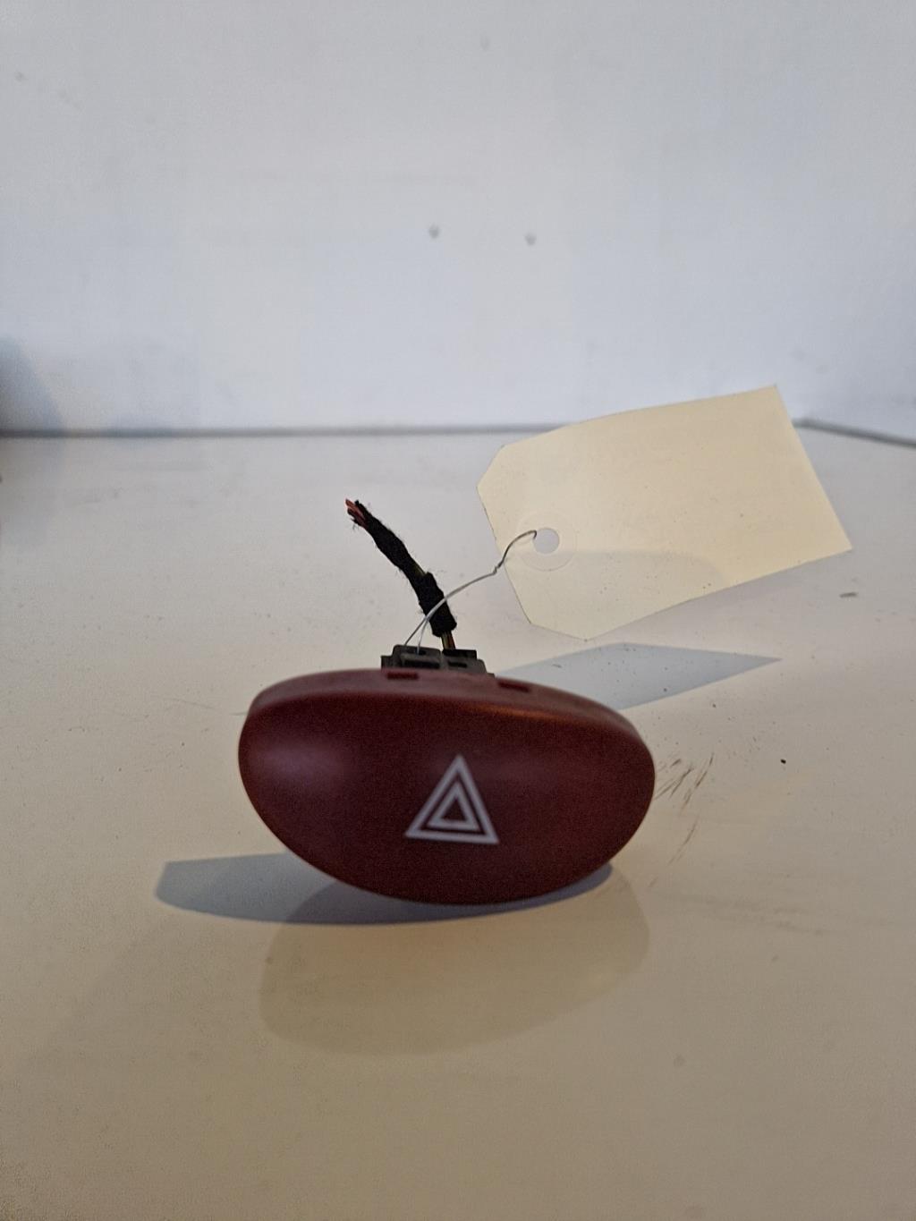Bouton de warning PEUGEOT 206 PHASE 2  - 1