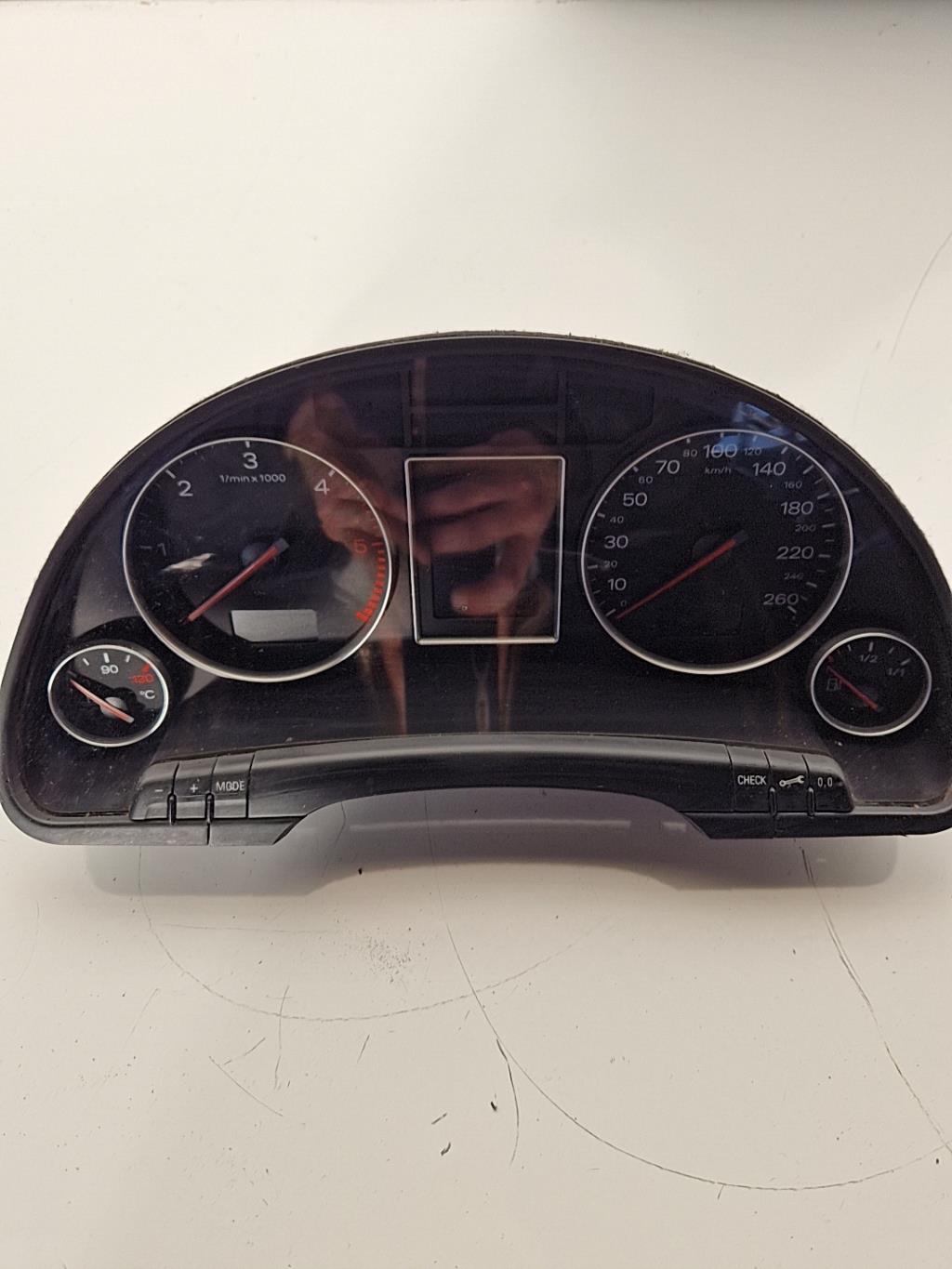 Compteur AUDI A4 2 PHASE 1  - 1