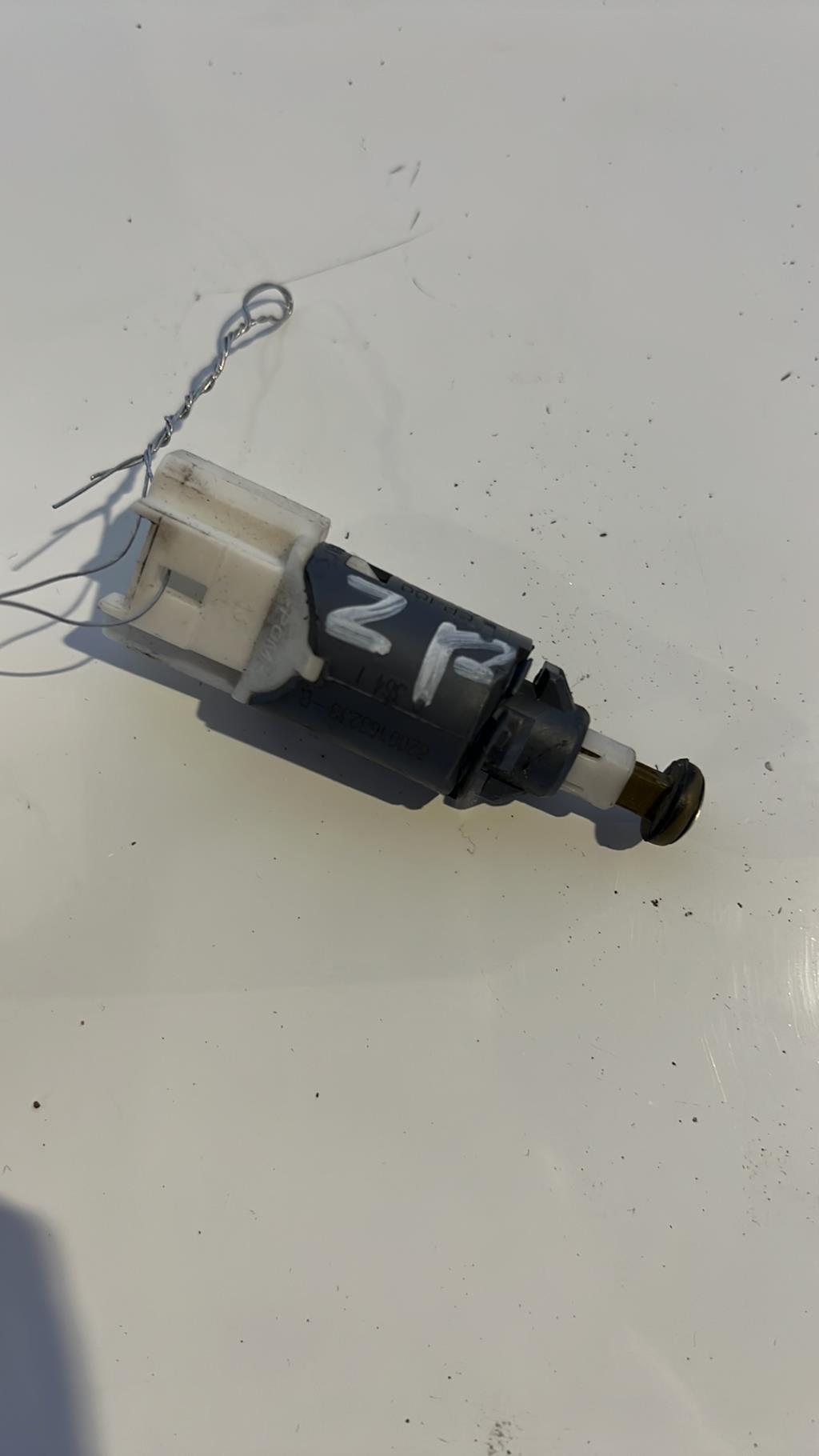 Contacteur feu stop RENAULT TWINGO 2 PHASE 1  - 1