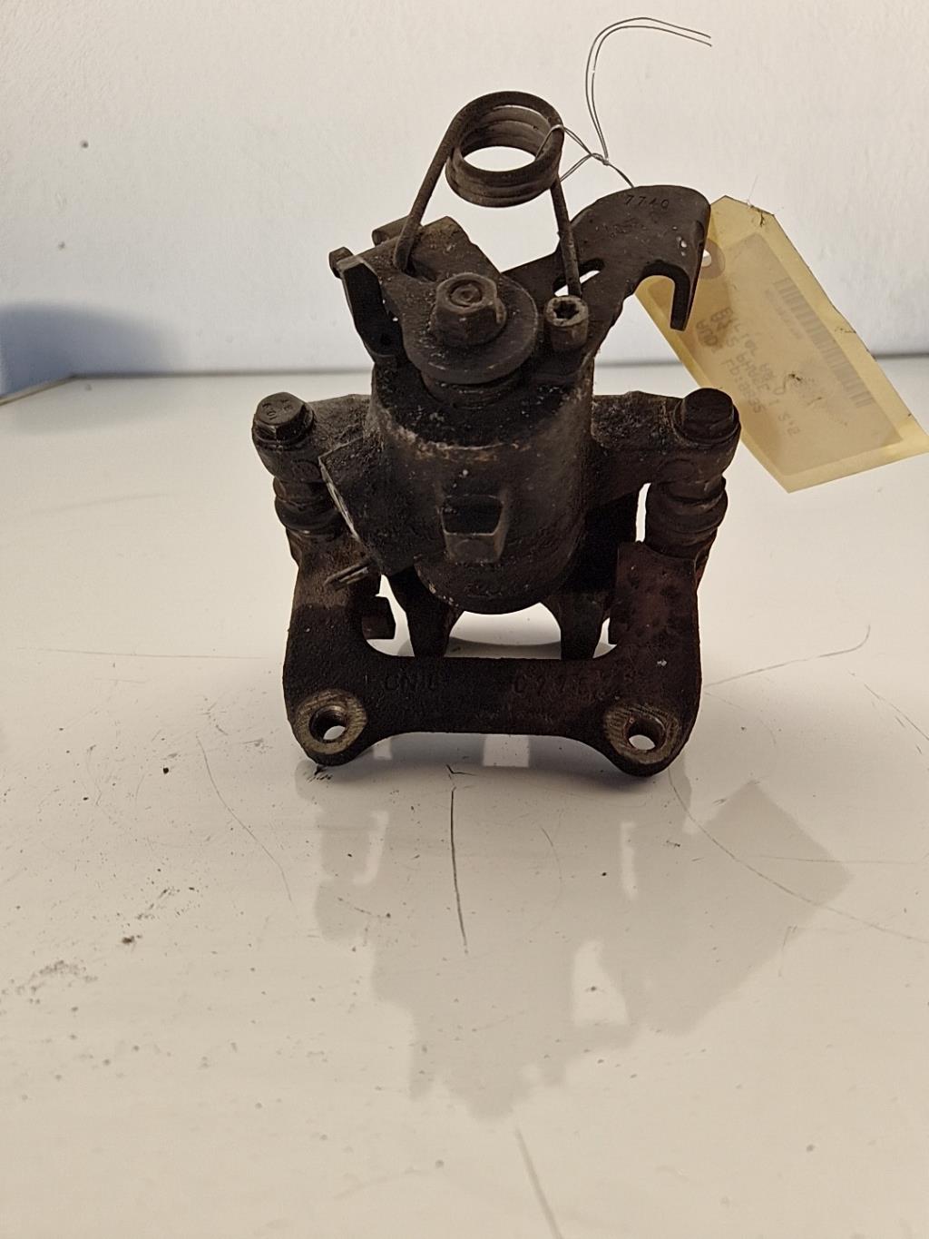 Etrier arriere droit (freinage) AUDI A4 2 PHASE 1  - 1