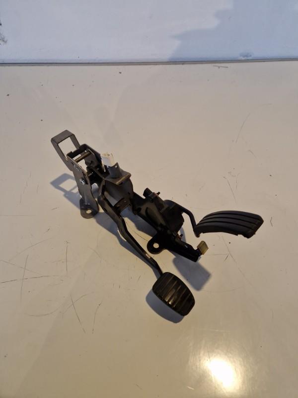 Pedale de frein RENAULT MEGANE 2 PHASE 2 BREAK Diesel - 1