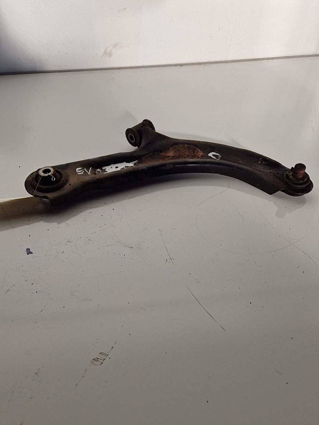 Triangle inferieur avant droit RENAULT CLIO 3 PHASE 2 Essence - 1