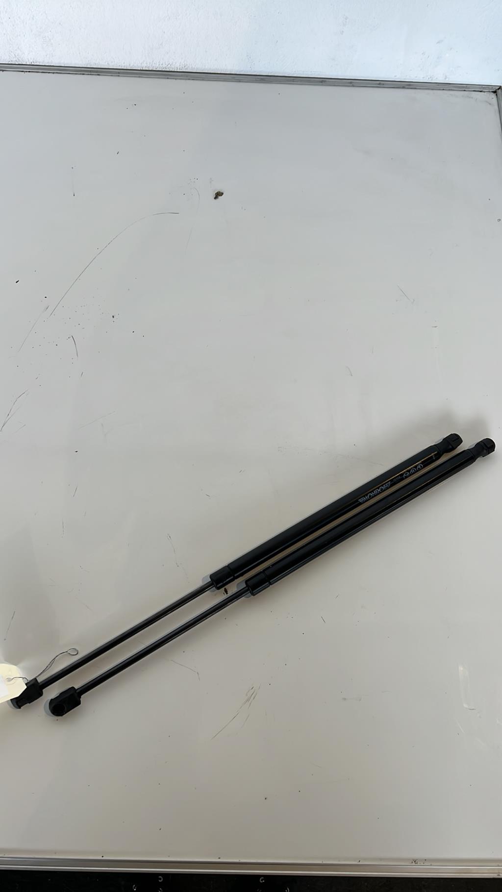 Verin de coffre OPEL MERIVA A PHASE 1  - 1