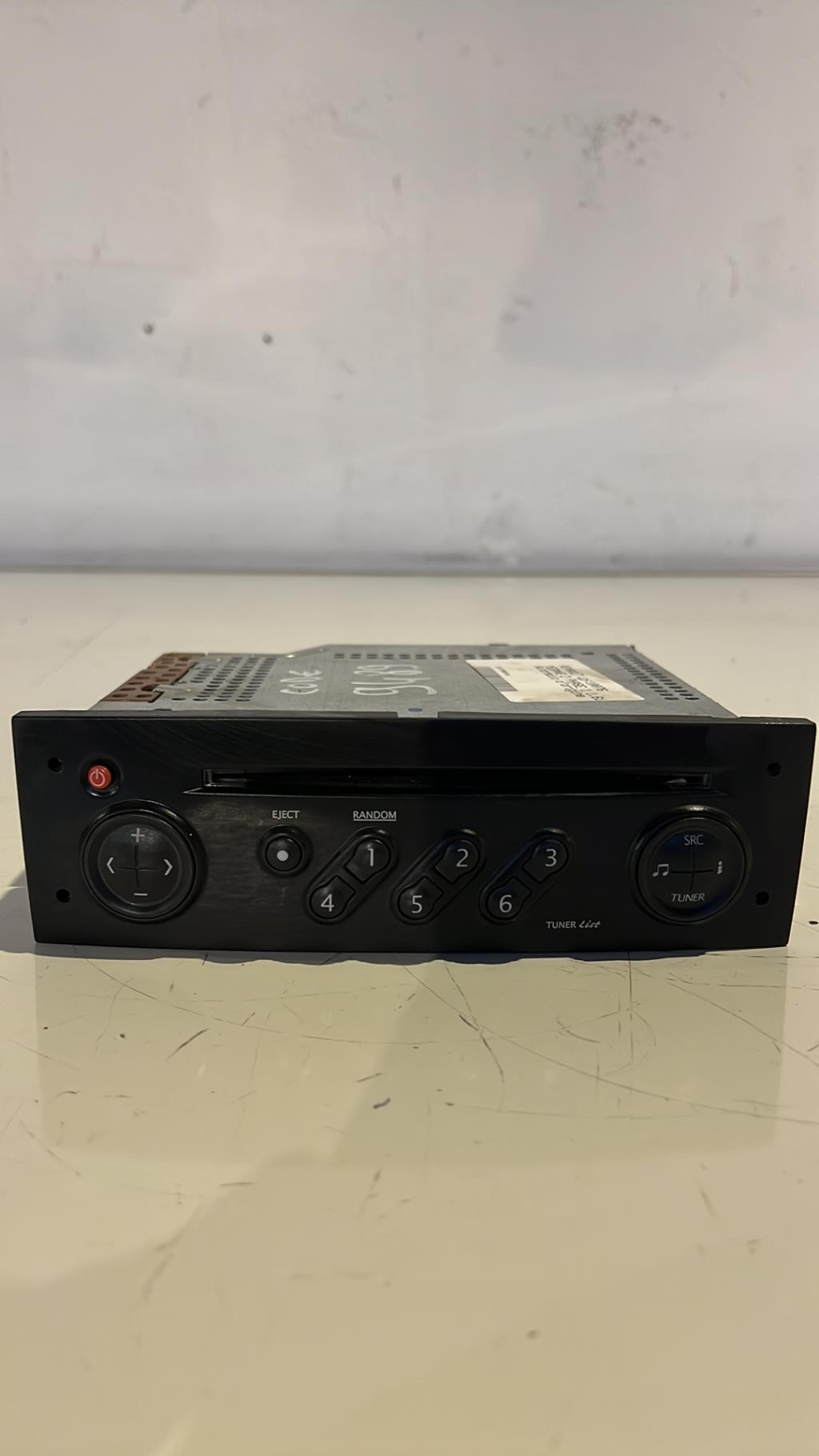 Autoradio d'origine RENAULT MEGANE 2 PHASE 1 Essence - 1