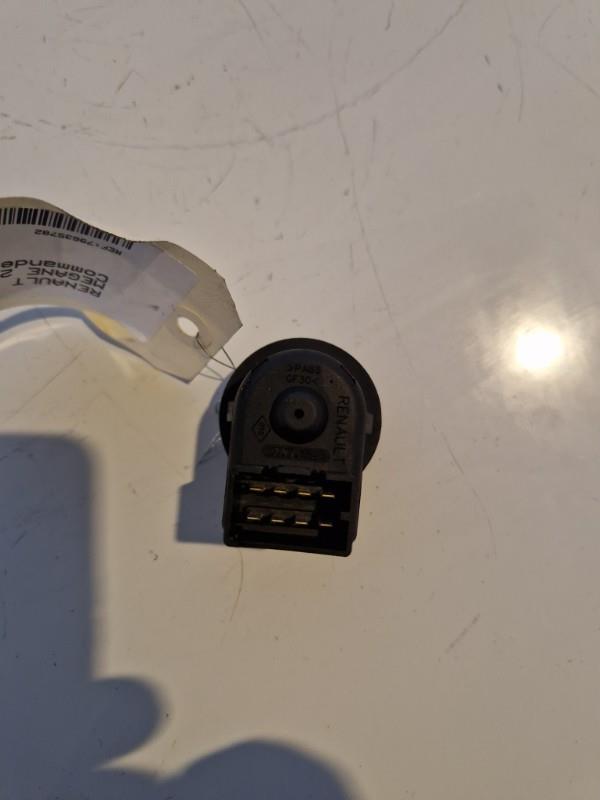 Commande retroviseurs RENAULT MEGANE 2 PHASE 1 Essence - 1