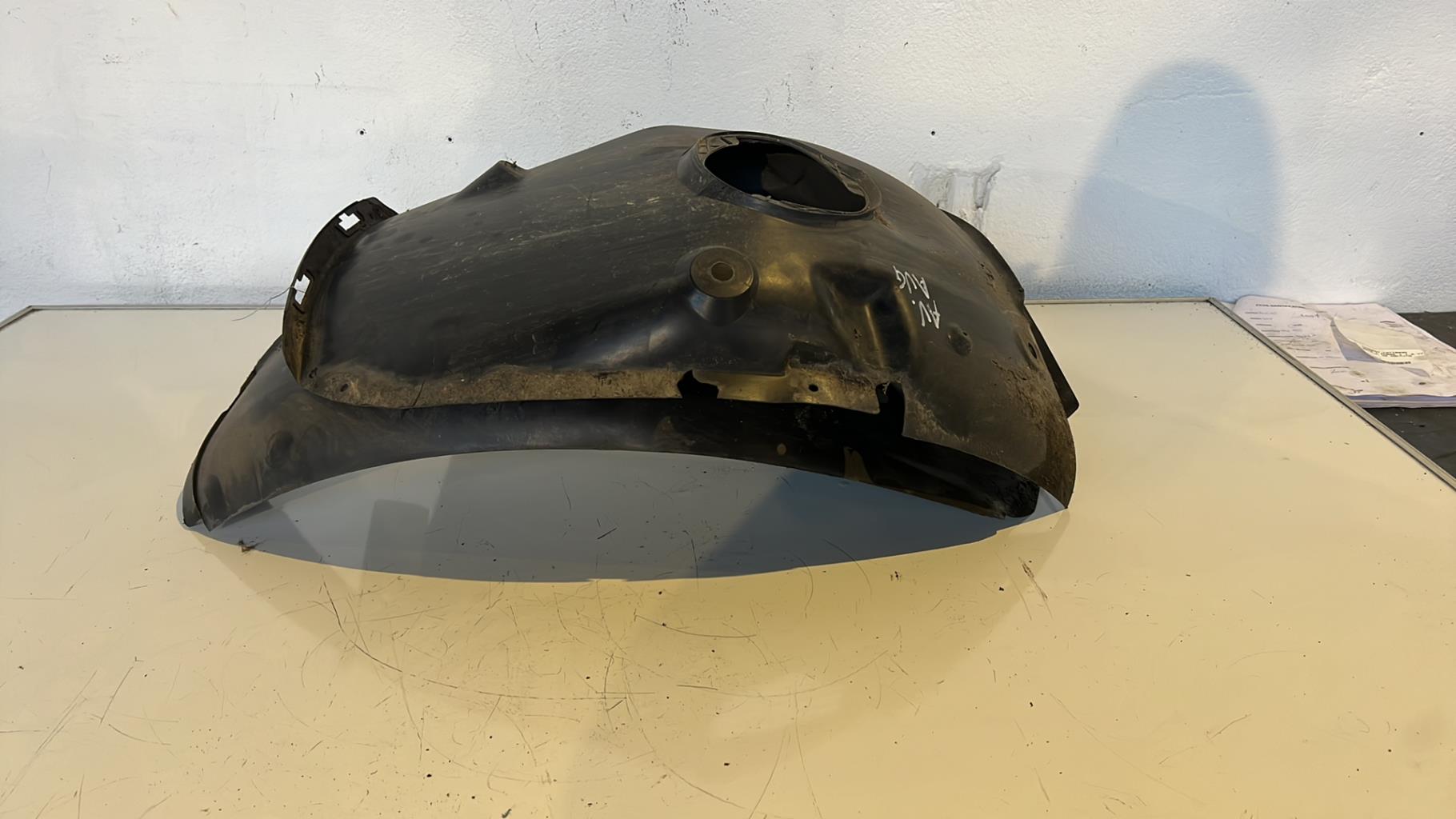 Pare boue avant gauche RENAULT MEGANE 2 PHASE 1 Essence - 1