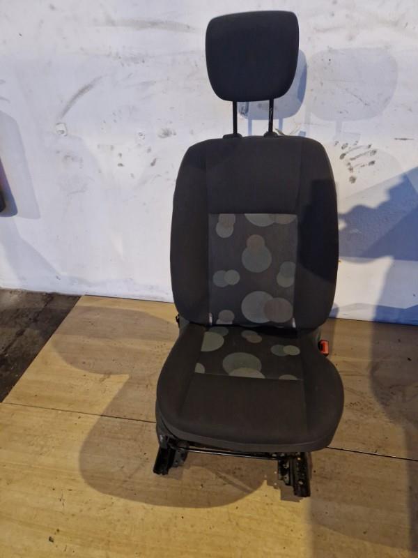 Siege avant droit RENAULT MODUS PHASE 1  - 1