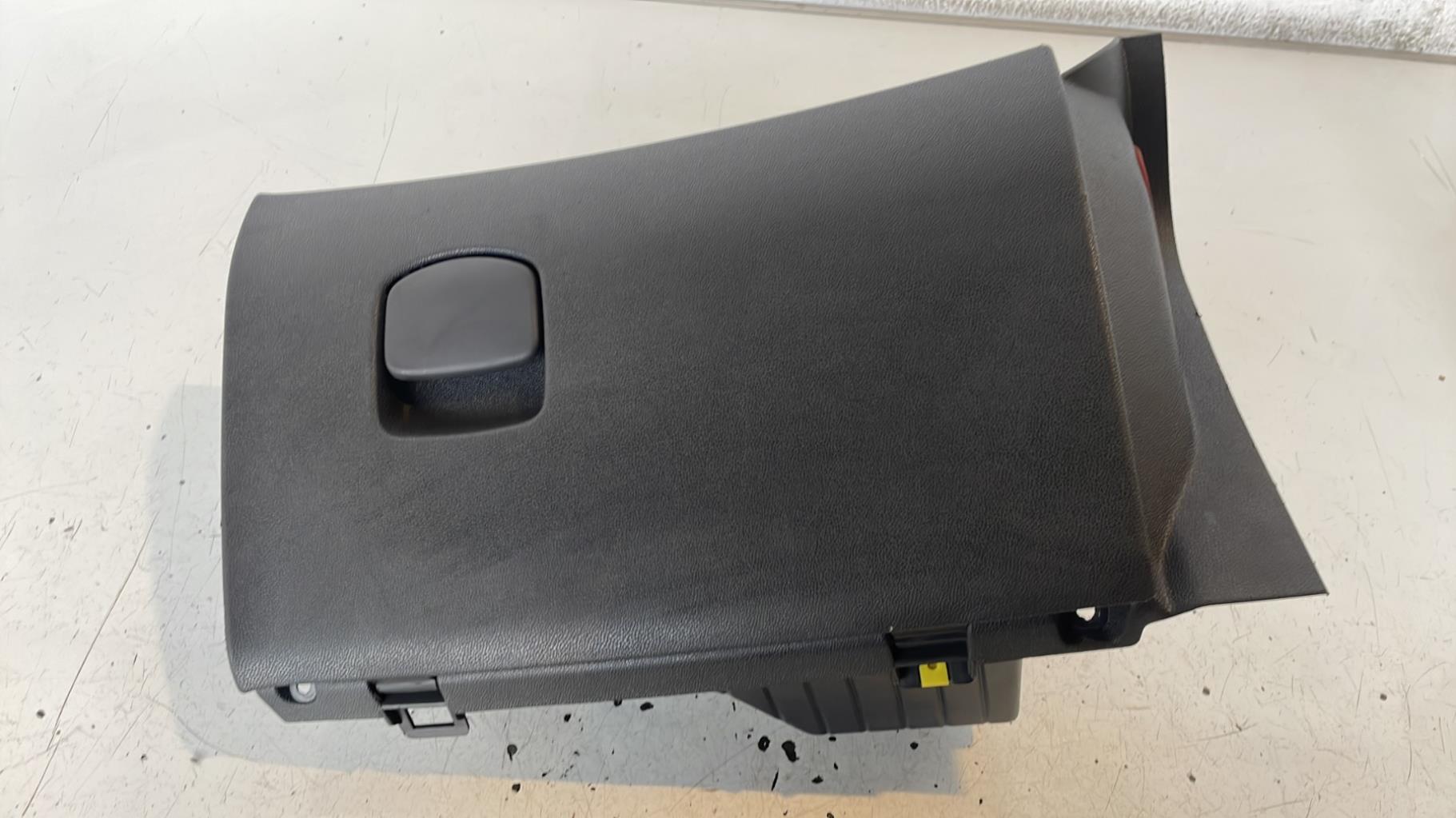 Boite a gants OPEL CORSA D PHASE 1 Diesel - 1