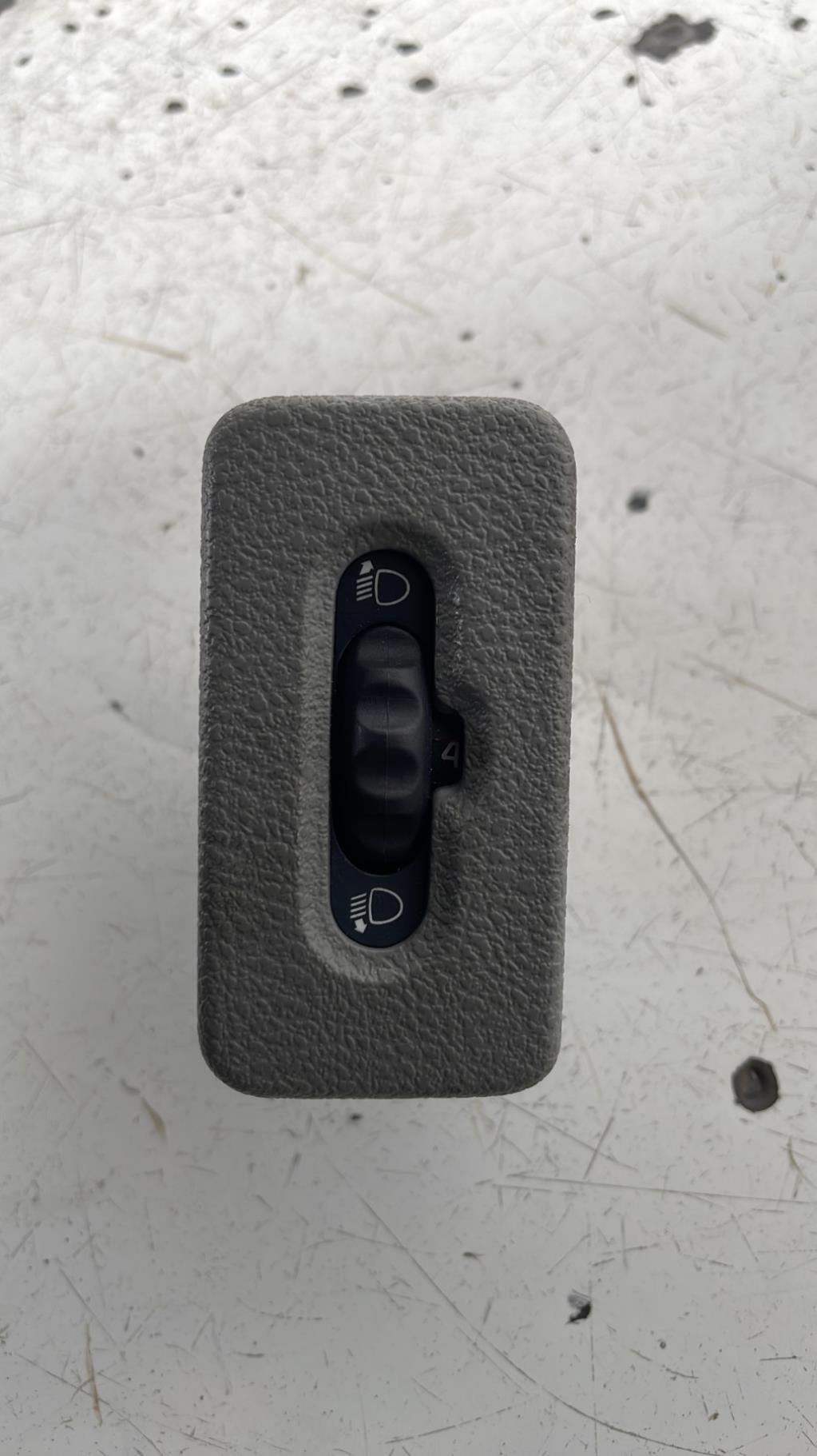 Commande de reglage hauteur de phare RENAULT MASTER 2 PHASE 2 Diesel - 1