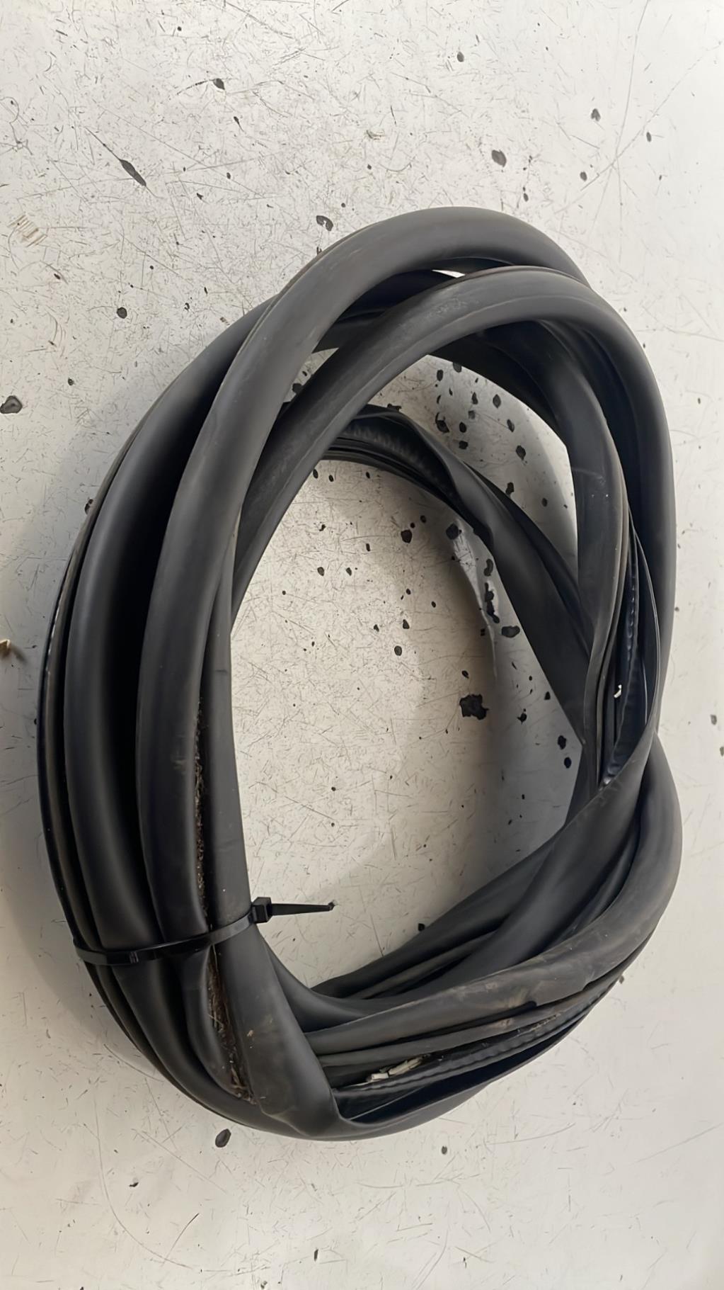 Joint de porte arriere gauche MAZDA 5 1 PHASE 1 Diesel - 1