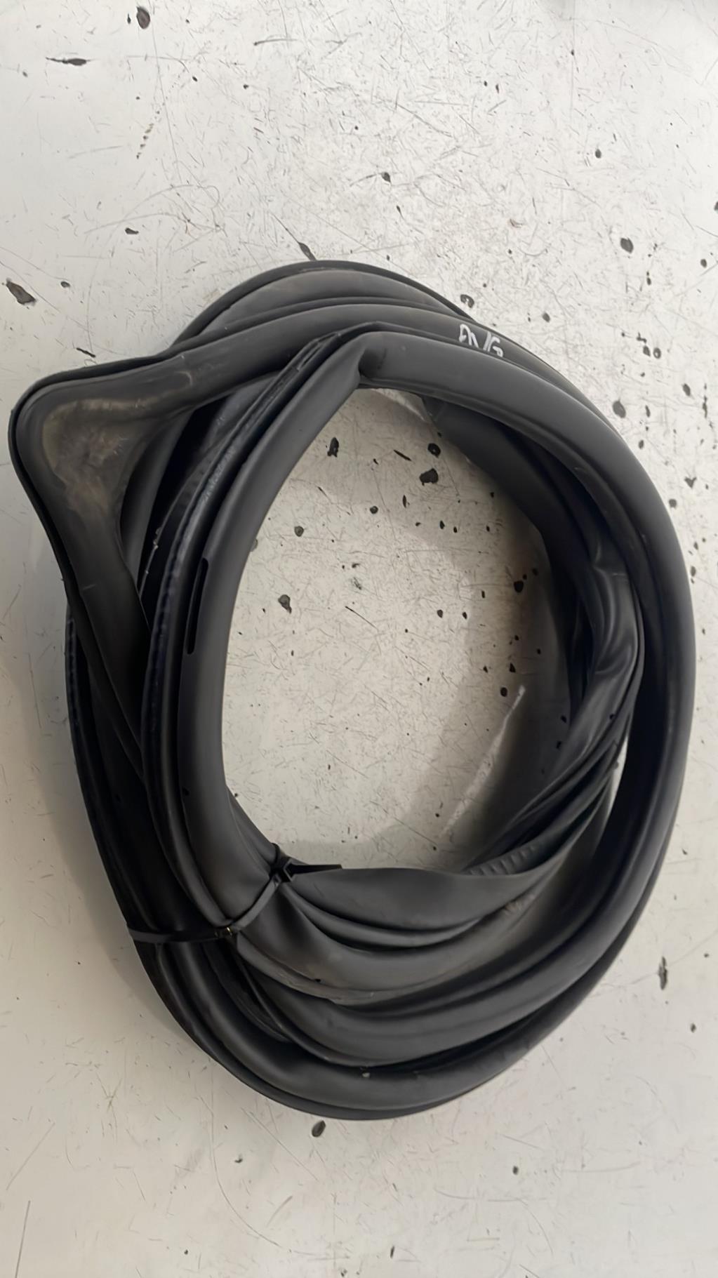 Joint de porte avant gauche MAZDA 5 1 PHASE 1 Diesel - 1
