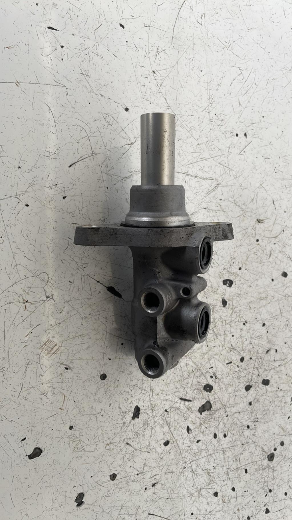 Maitre cylindre (freinage) MAZDA 5 1 PHASE 1 Diesel - 1