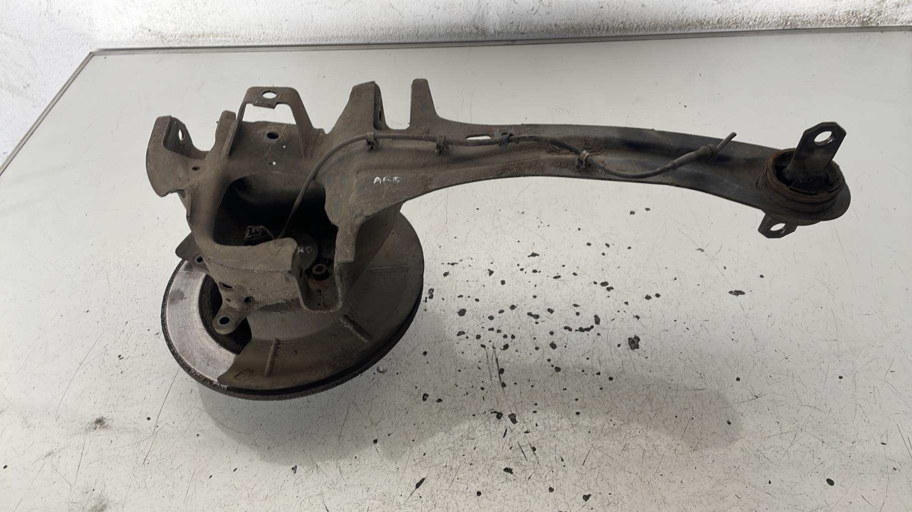 Moyeu arriere droit MAZDA 5 1 PHASE 1 Diesel - 1