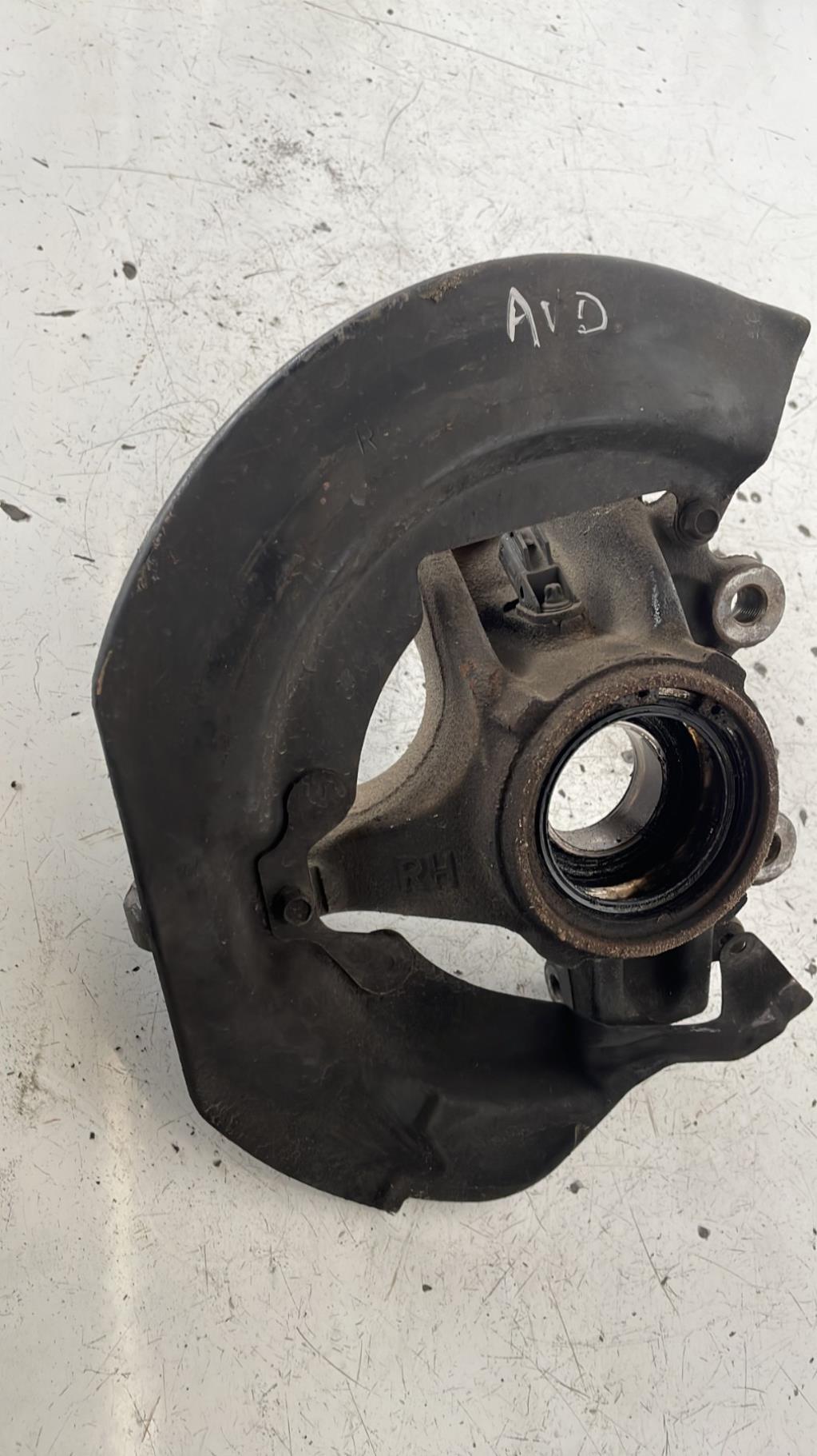 Moyeu avant droit MAZDA 5 1 PHASE 1 Diesel - 1
