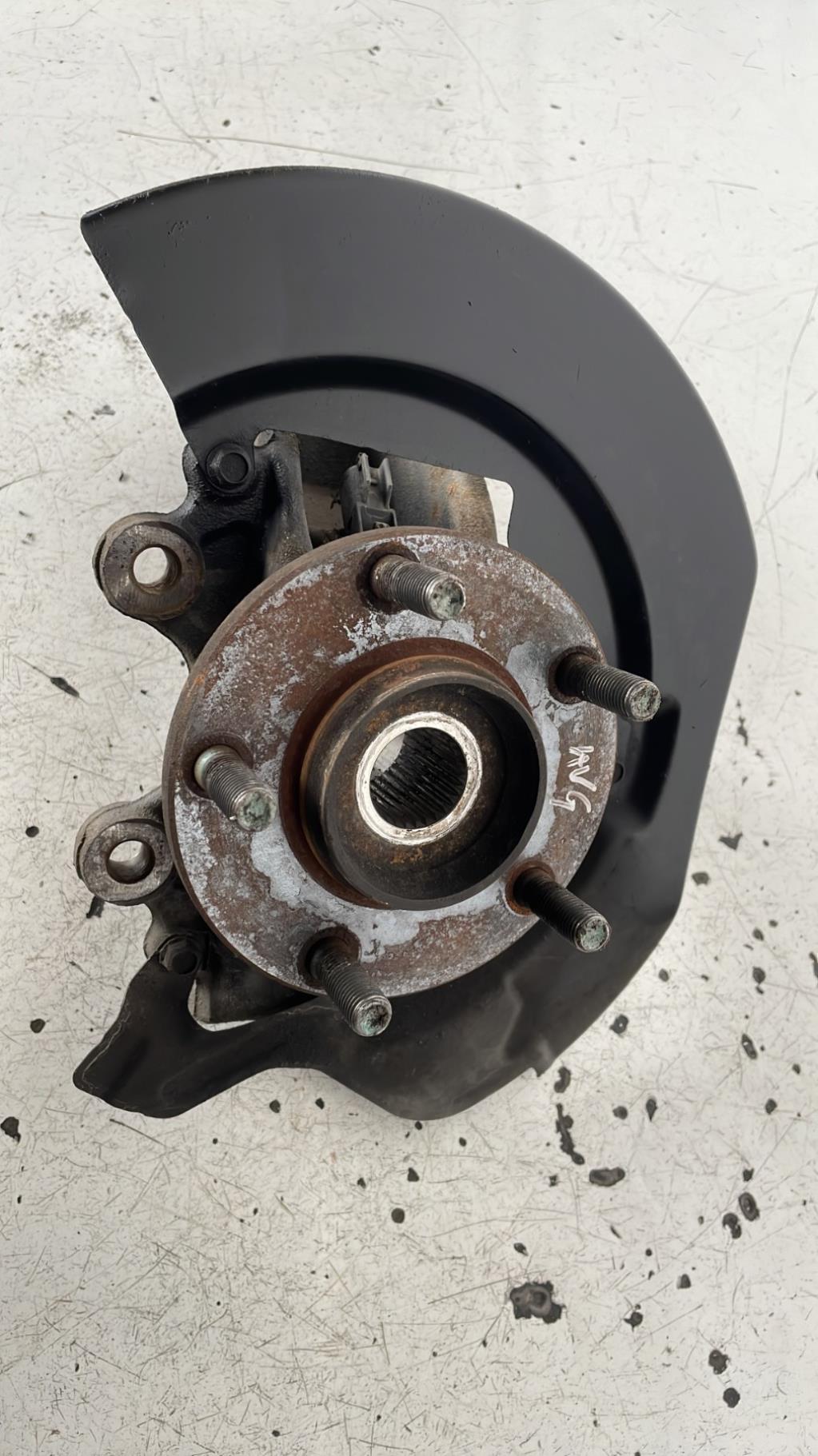 Moyeu avant gauche MAZDA 5 1 PHASE 1 Diesel - 1