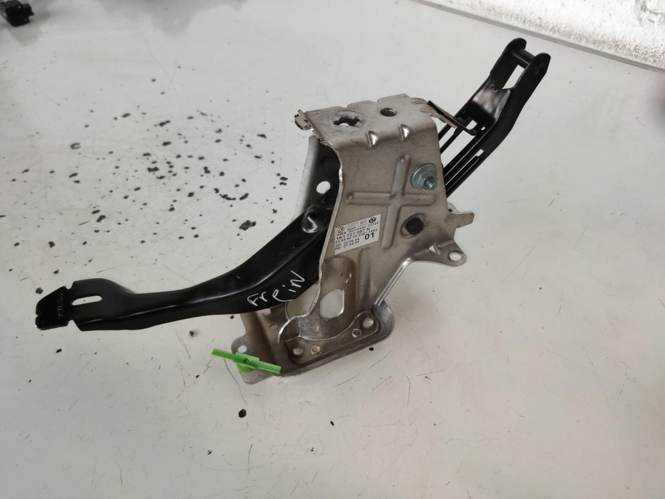 Pedale de frein VOLKSWAGEN GOLF 5 Essence - 1