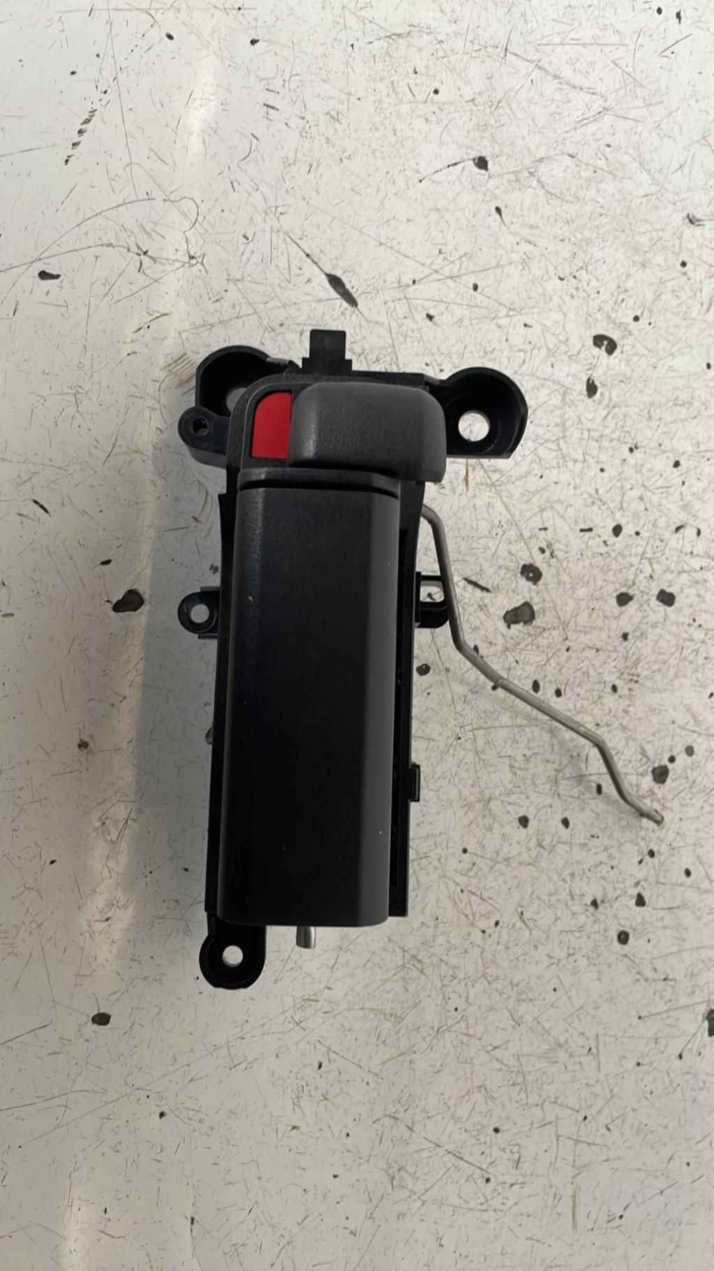 Poignee interieur arriere droit MAZDA 5 1 PHASE 1 Diesel - 1
