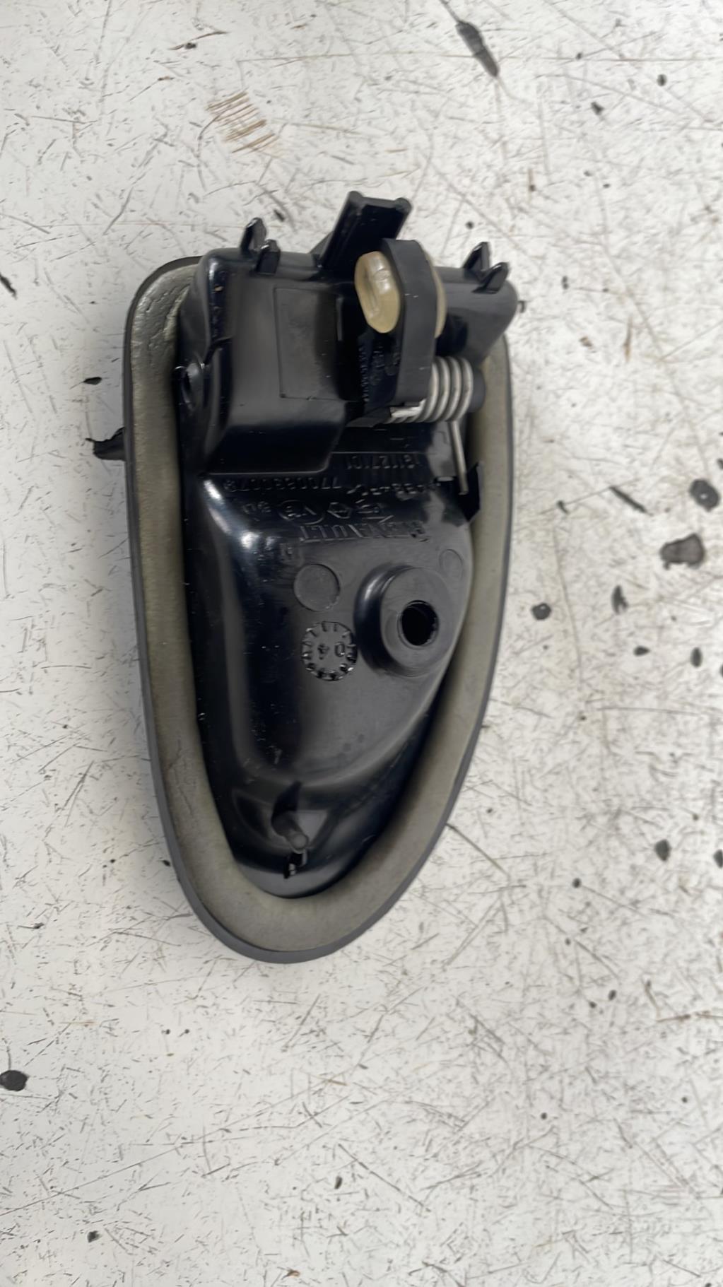 Poignee interieur avant droit RENAULT MASTER 2 PHASE 2 Diesel - 1