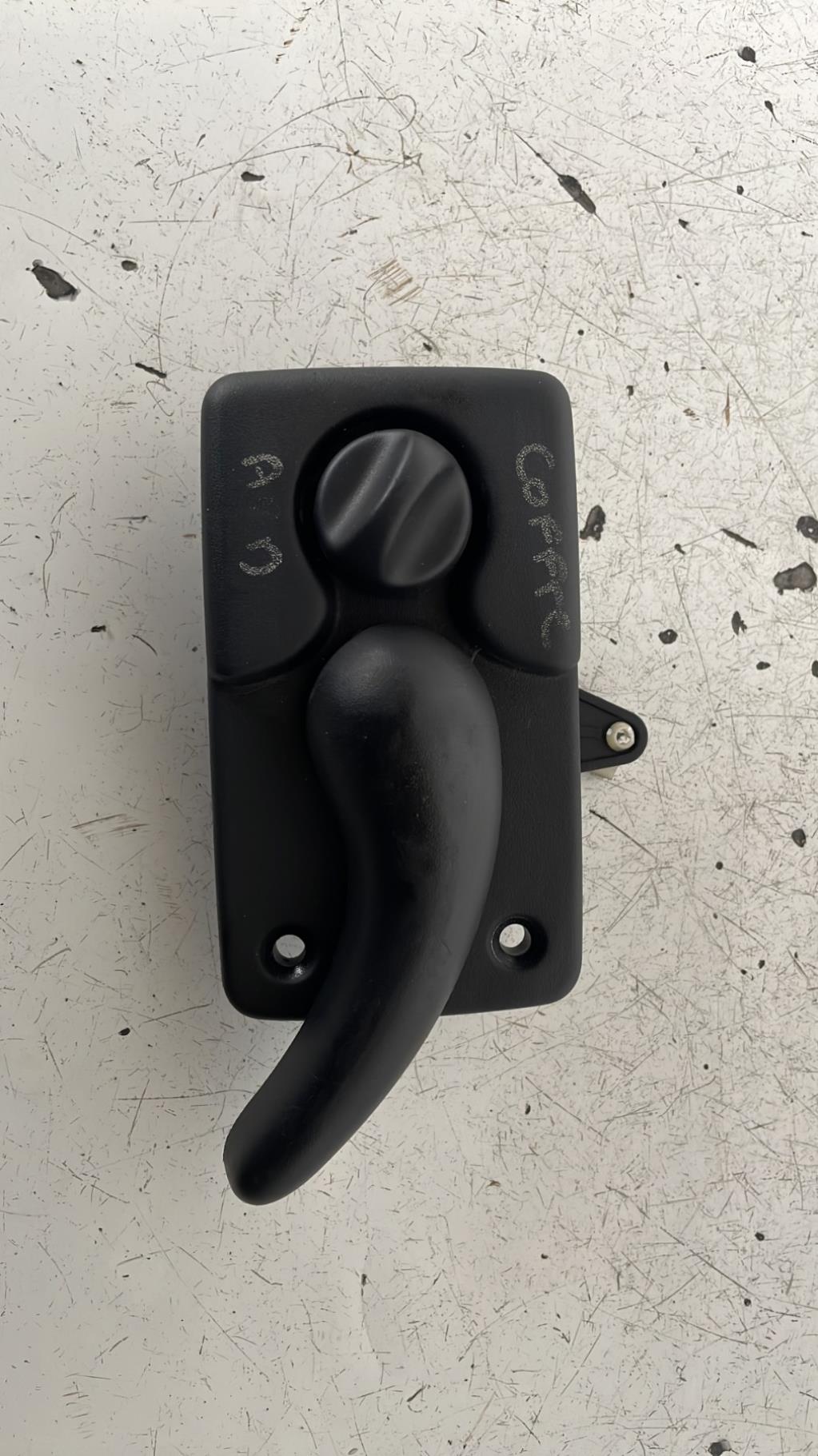 Poignee interieur porte de coffre droite RENAULT MASTER 2 PHASE 2 Diesel - 1