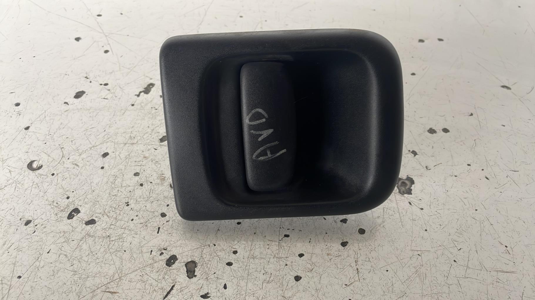 Poignee porte avant droit RENAULT MASTER 2 PHASE 2 Diesel - 1
