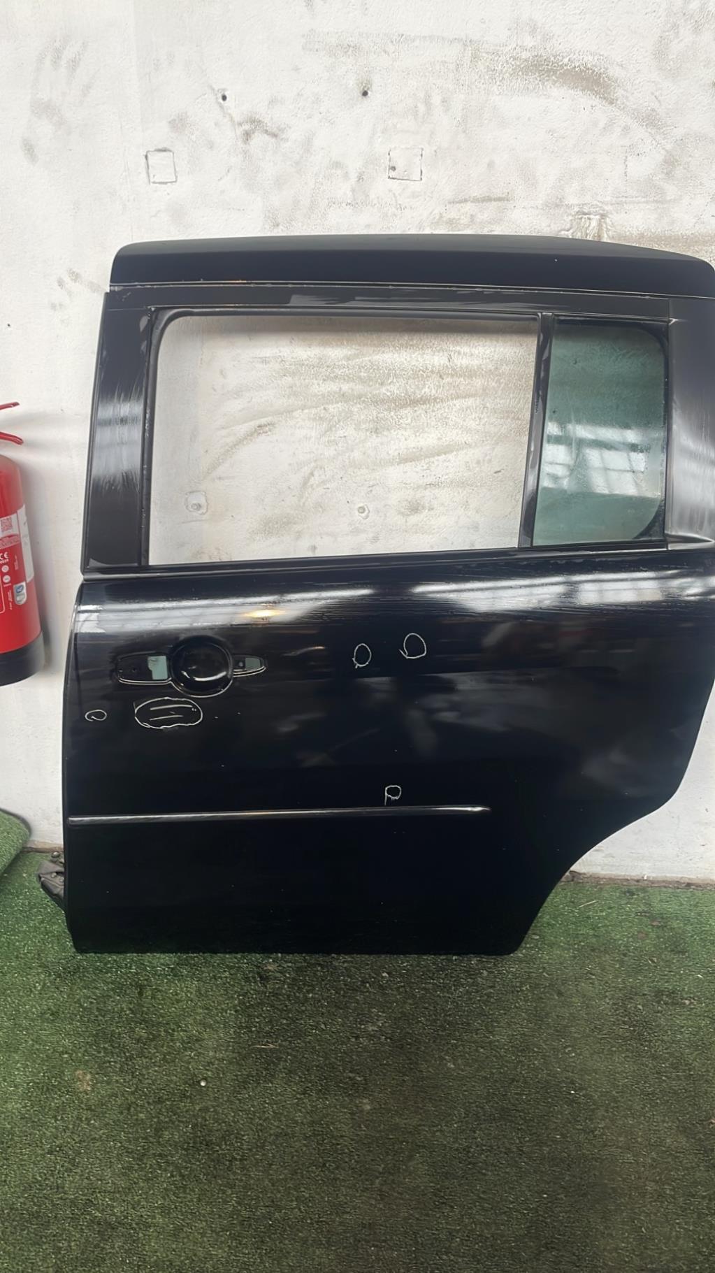 Porte laterale gauche MAZDA 5 1 PHASE 1 Diesel - 1