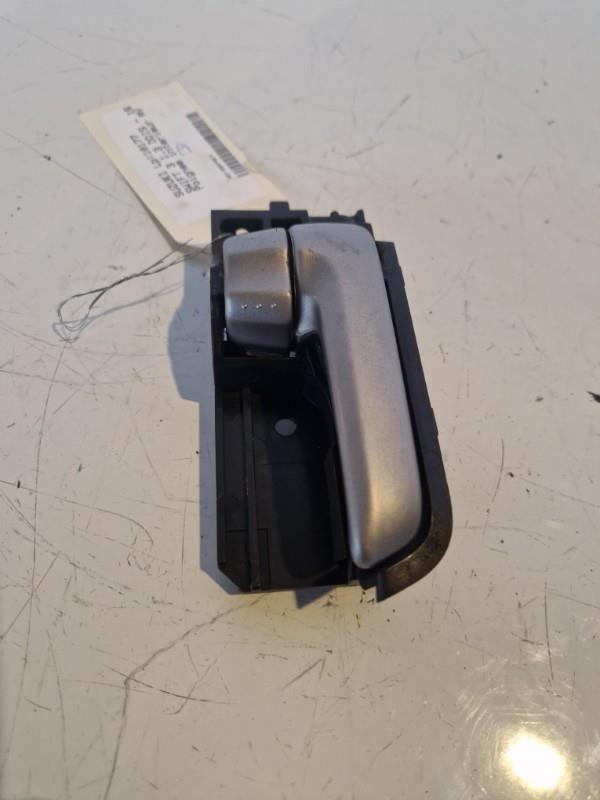 Poignee interieur avant droit SUZUKI SWIFT 3 Diesel - 1
