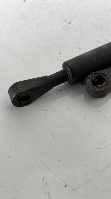 Verin de coffre RENAULT SUPER 5  - 1
