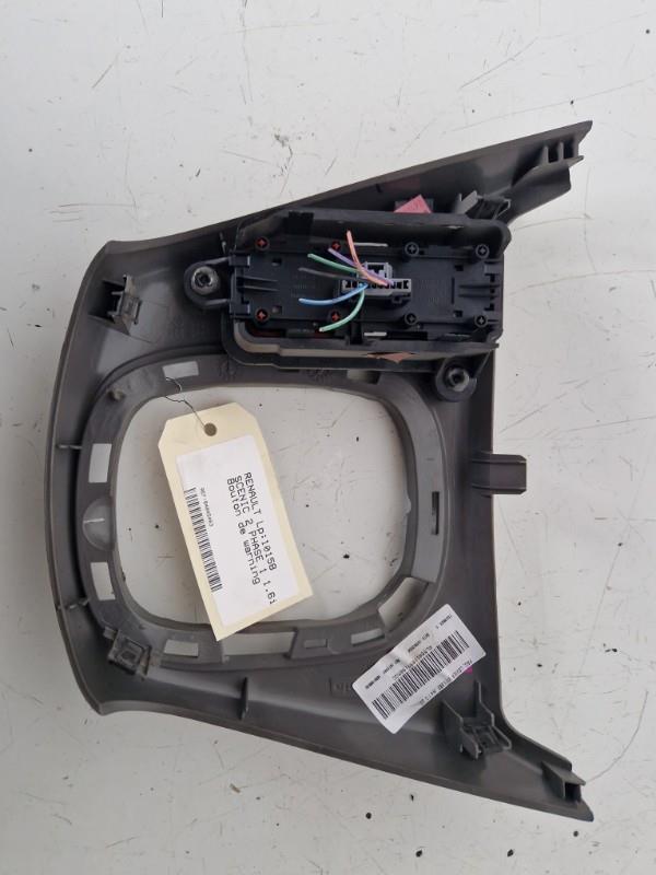 Bouton de warning RENAULT SCENIC 2 PHASE 1 Essence - 1