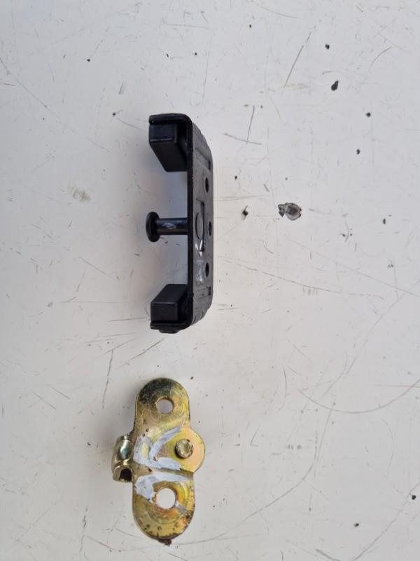 Charniere de hayon VOLKSWAGEN GOLF 3 Essence - 1