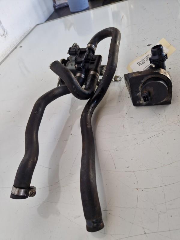 Pompe de circulation d'eau, chauffage auxiliaire BMW X5 E53 Diesel - 1