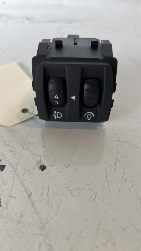 Commande de reglage hauteur de phare RENAULT TWINGO 2 PHASE 2 Essence - 1