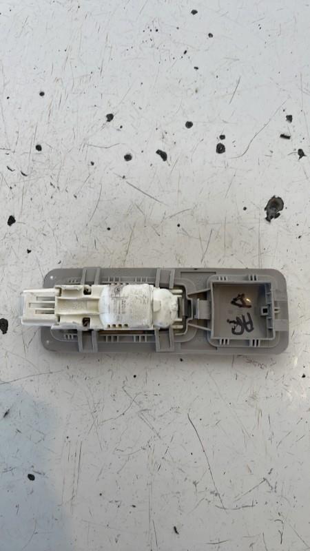 Eclairage de plafonnier PEUGEOT 307 PHASE 2 BREAK Diesel - 1