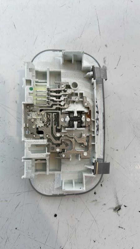 Eclairage de plafonnier PEUGEOT 307 PHASE 2 BREAK Diesel - 1