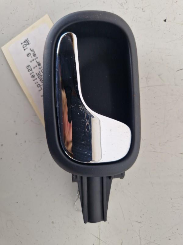 Poignee interieur arriere droit AUDI A3 1 PHASE 1 Diesel - 1