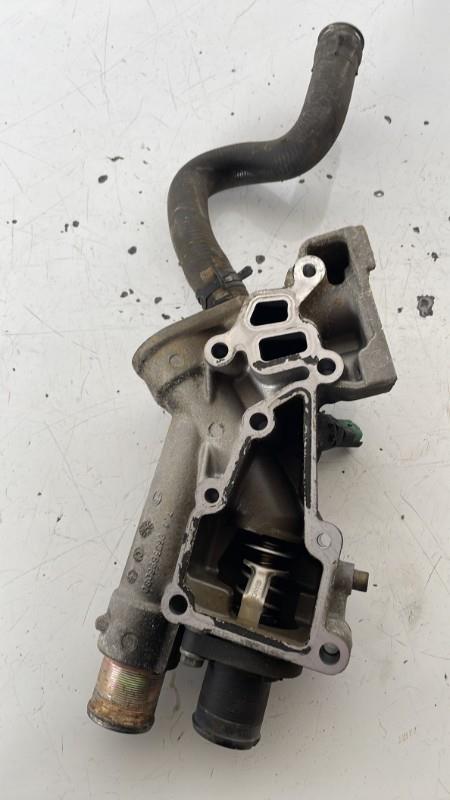 Boitier eau PEUGEOT 307 PHASE 1 Essence - 1