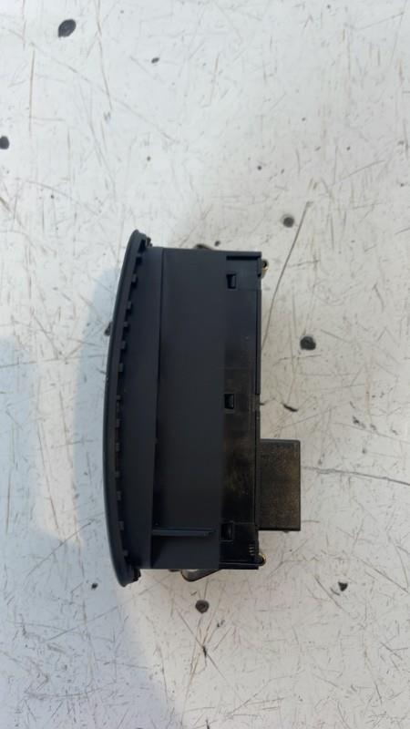 Bouton de warning AUDI A1 1 PHASE 2 Diesel - 1