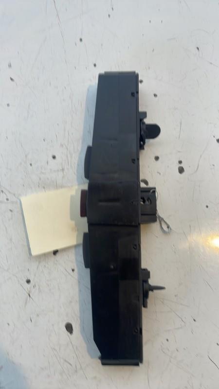 Bouton de warning OPEL ZAFIRA B PHASE 1 Diesel - 1