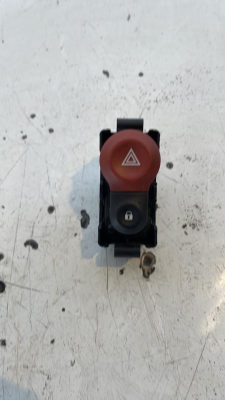 Bouton de warning RENAULT KANGOO 2 PHASE 2 Diesel - 1