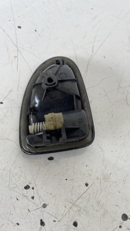 Poignee interieur avant droit RENAULT TRAFIC 2 PHASE 1 Diesel - 1