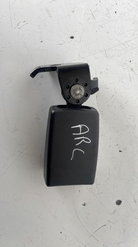 Attache ceinture arriere centrale OPEL CORSA D PHASE 1 Diesel - 1