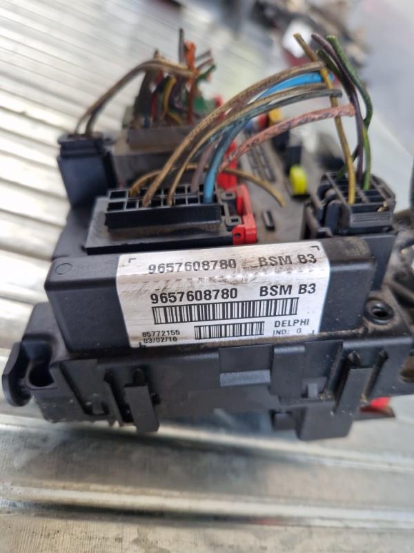 Boitier servitude moteur (BSM) PEUGEOT 206+  - 1