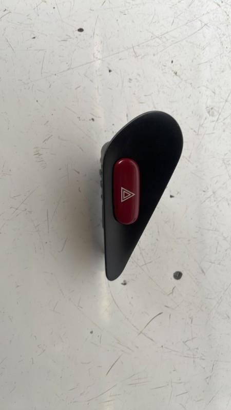 Bouton de warning PEUGEOT 406 COUPE Essence - 1