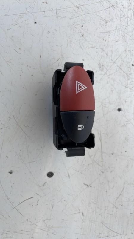 Bouton de warning RENAULT TWINGO 2 PHASE 1 Essence - 1