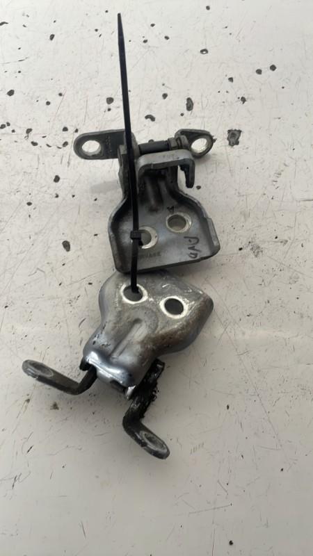 Charniere de porte avant droit MAZDA 2 1 Essence - 1