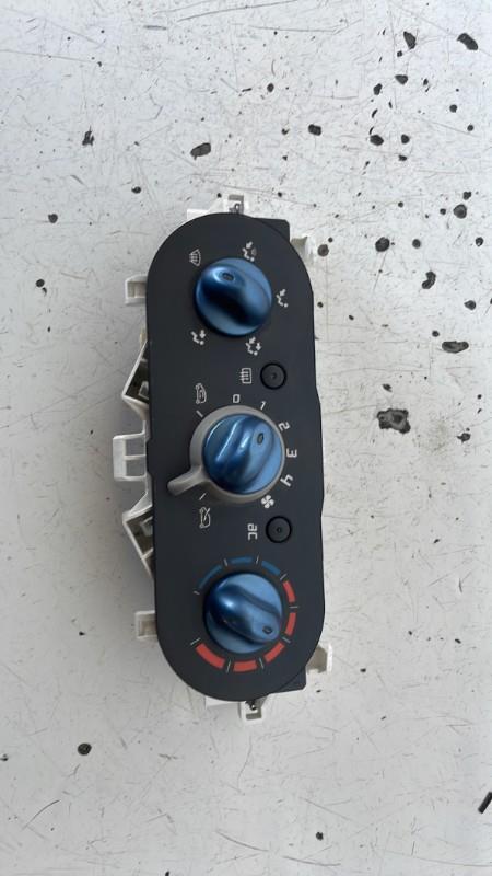 Commande chauffage RENAULT TWINGO 2 PHASE 1 Essence - 1