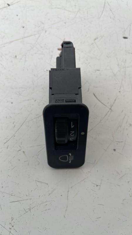 Commande de reglage hauteur de phare PEUGEOT 206 PHASE 1 Essence - 1