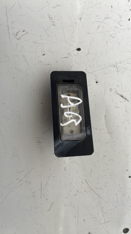 Eclairage de plaque BMW SERIE 3 E90 PHASE 1 Diesel - 1