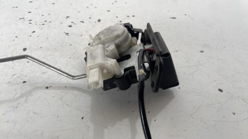 Fermeture centralisee coffre MAZDA 2 1 Essence - 1
