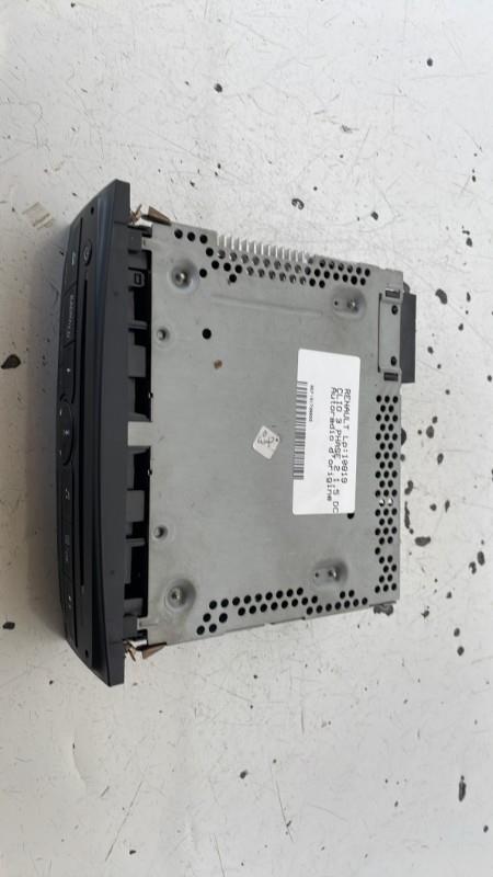 Autoradio d'origine RENAULT CLIO 3 PHASE 2 Diesel - 1